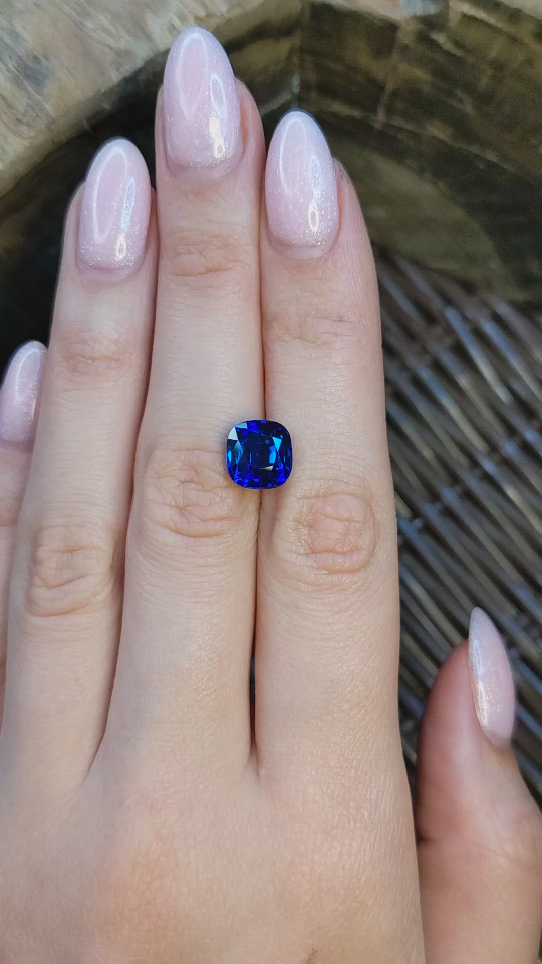 5.04 Ct. Blue Sapphire from Ceylon (Sri Lanka) Size Video