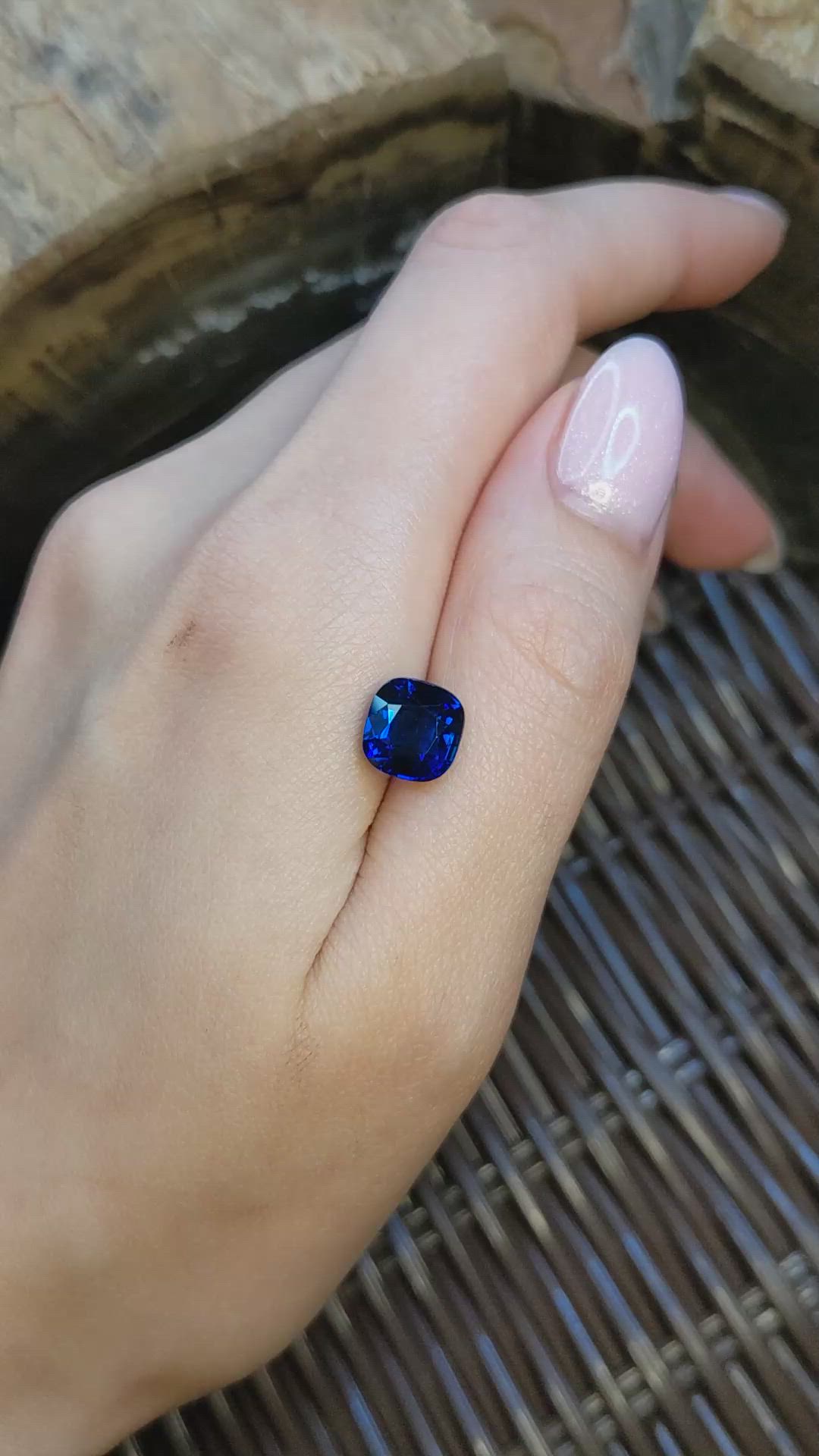 5.04 Ct. Blue Sapphire from Ceylon (Sri Lanka) Size Video