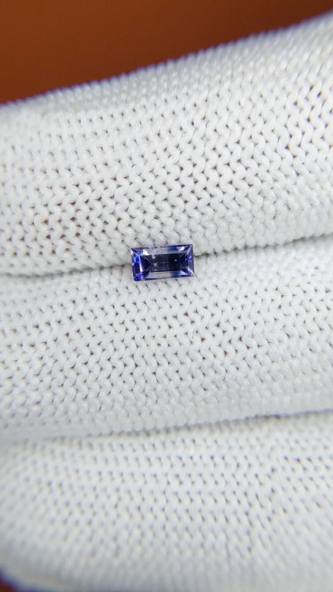 0.38 Ct. Bi Color / Parti Sapphire from Ceylon (Sri Lanka) Size Video