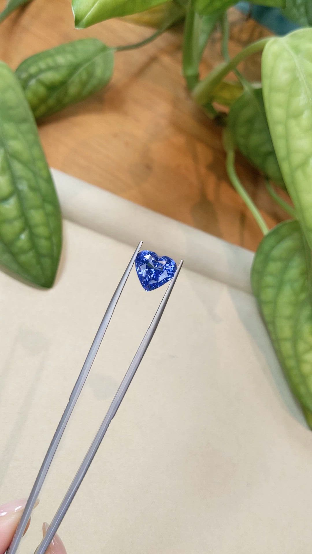7.11 Ct. Blue Sapphire from Ceylon (Sri Lanka) Size Video
