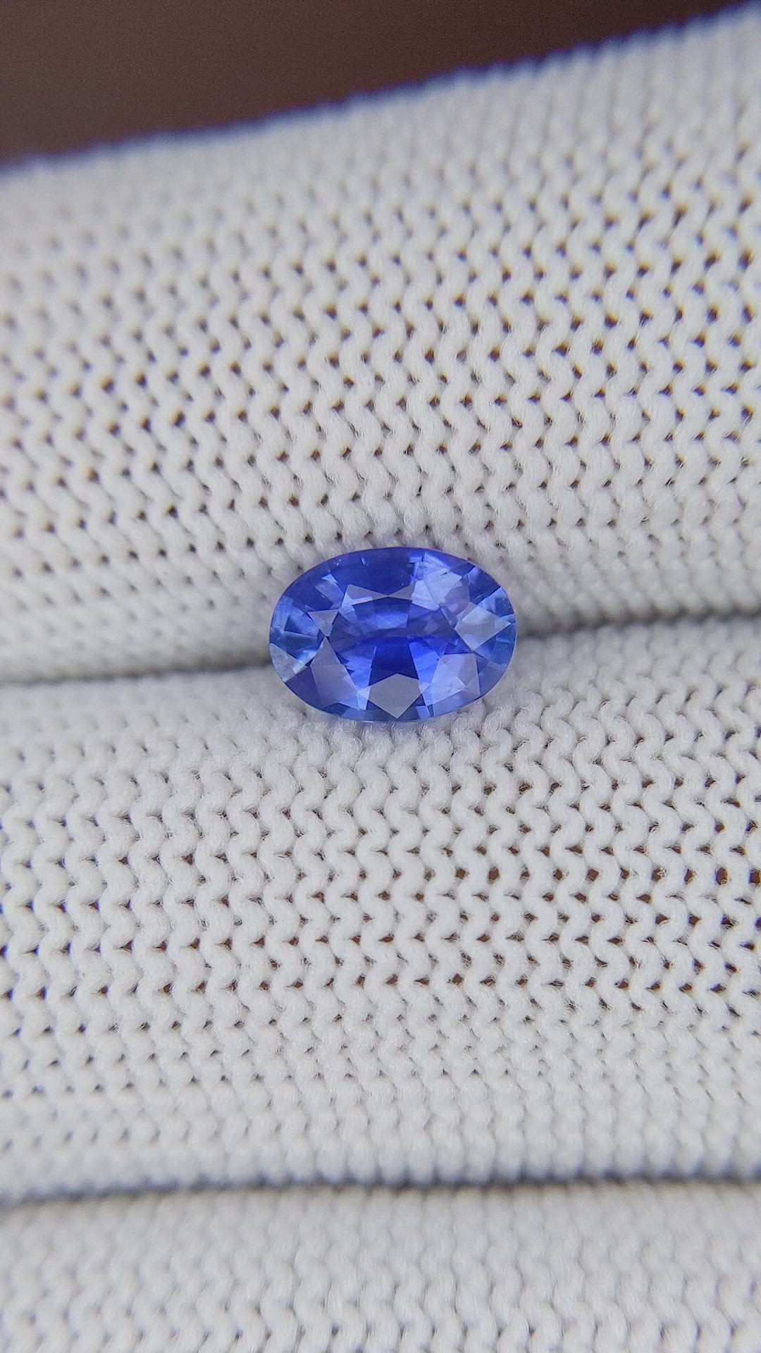 1.17 Ct. Blue Sapphire from Ceylon (Sri Lanka) Size Video