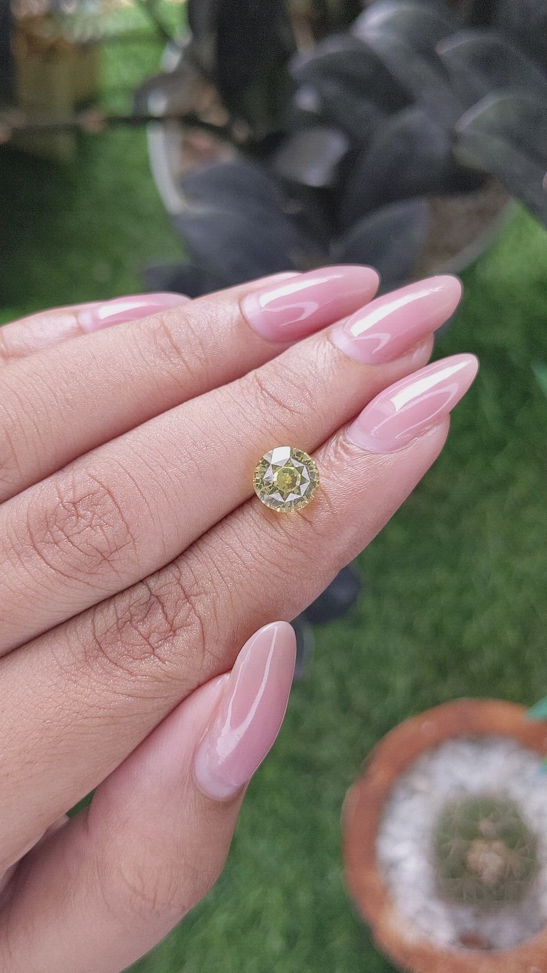 3.03 Ct. Yellow Sapphire from Ceylon (Sri Lanka) Size Video