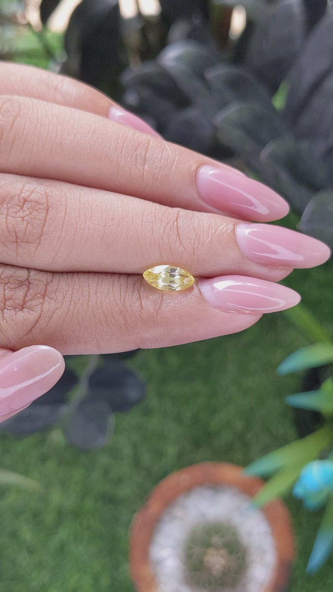 1.06 Ct. Yellow Sapphire from Ceylon (Sri Lanka) Size Video