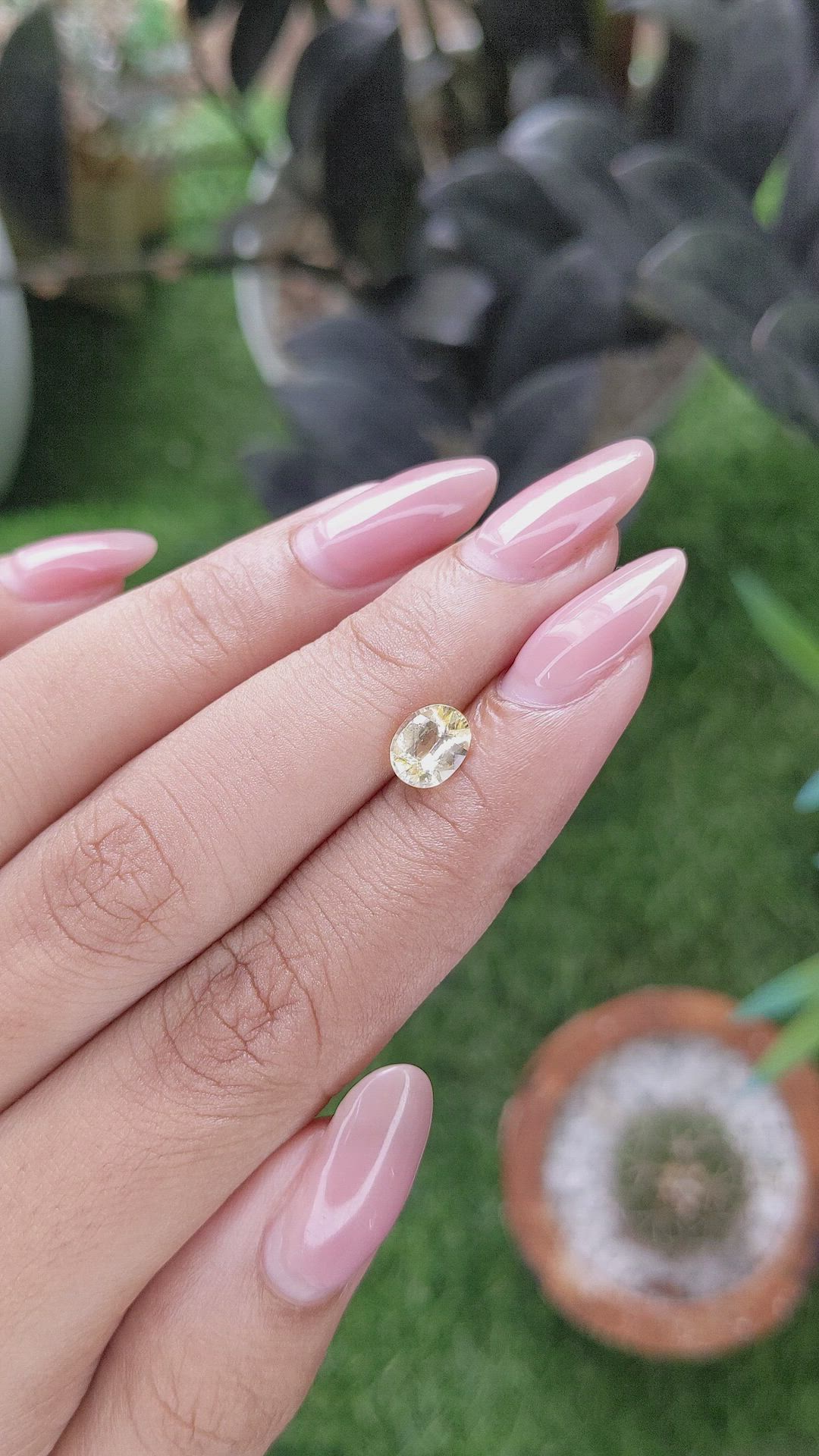 1.09 Ct. Yellow Sapphire from Ceylon (Sri Lanka) Size Video