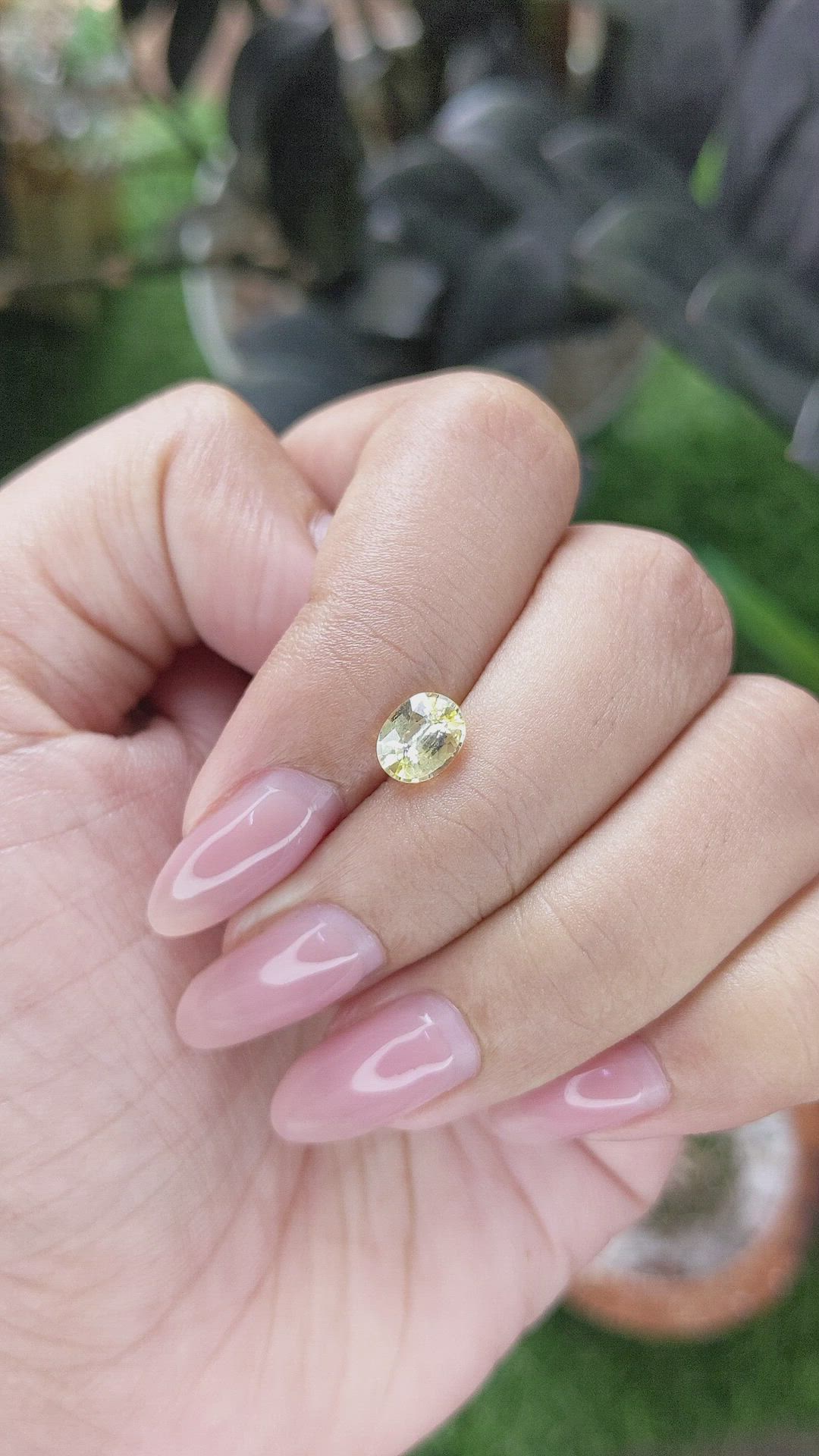 1.09 Ct. Yellow Sapphire from Ceylon (Sri Lanka) Size Video