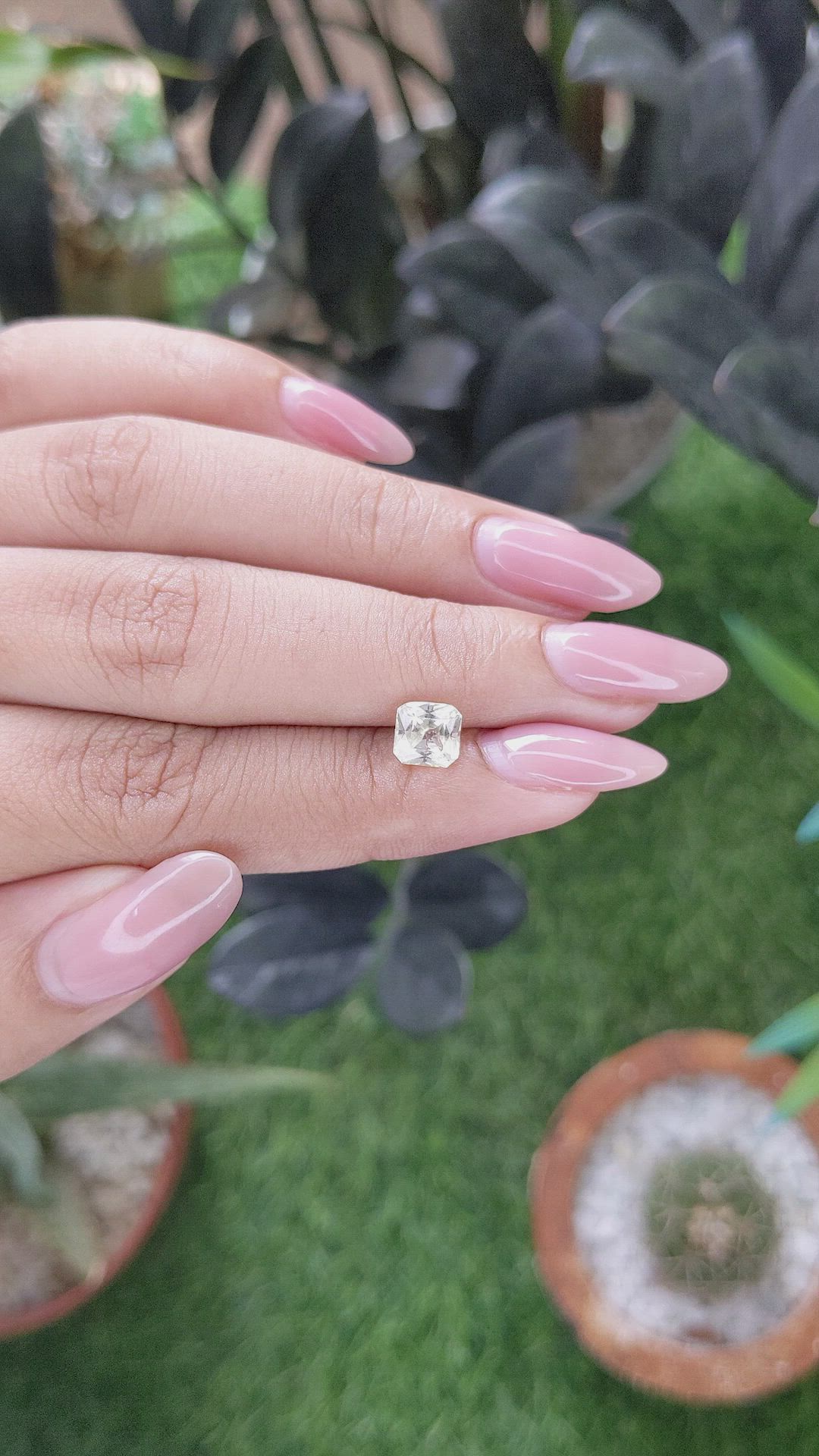 1.26 Ct. Yellow Sapphire from Ceylon (Sri Lanka) Size Video