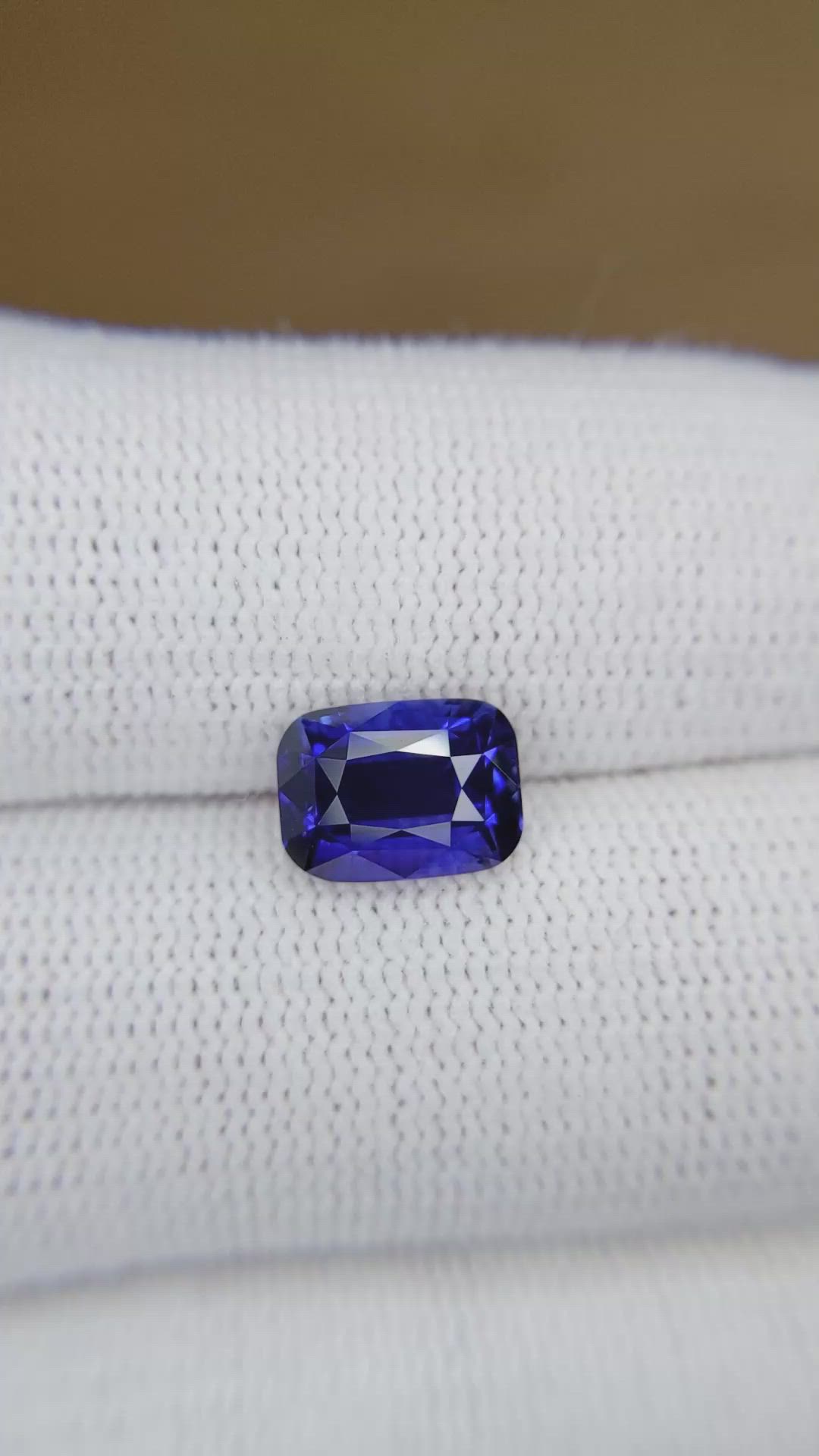 3.02 Ct. Blue Sapphire from Ceylon (Sri Lanka) Size Video