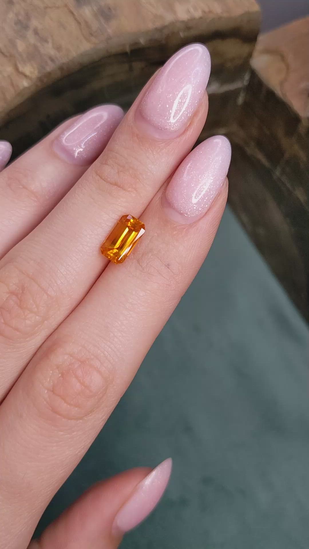 2.32 Ct. Yellowish Orange Sapphire from Ceylon (Sri Lanka) Size Video