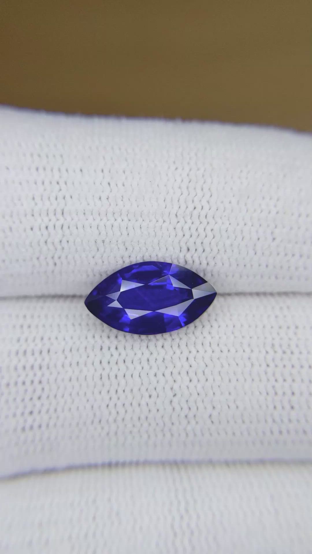 3.23 Ct. Blue Sapphire from Ceylon (Sri Lanka) Size Video