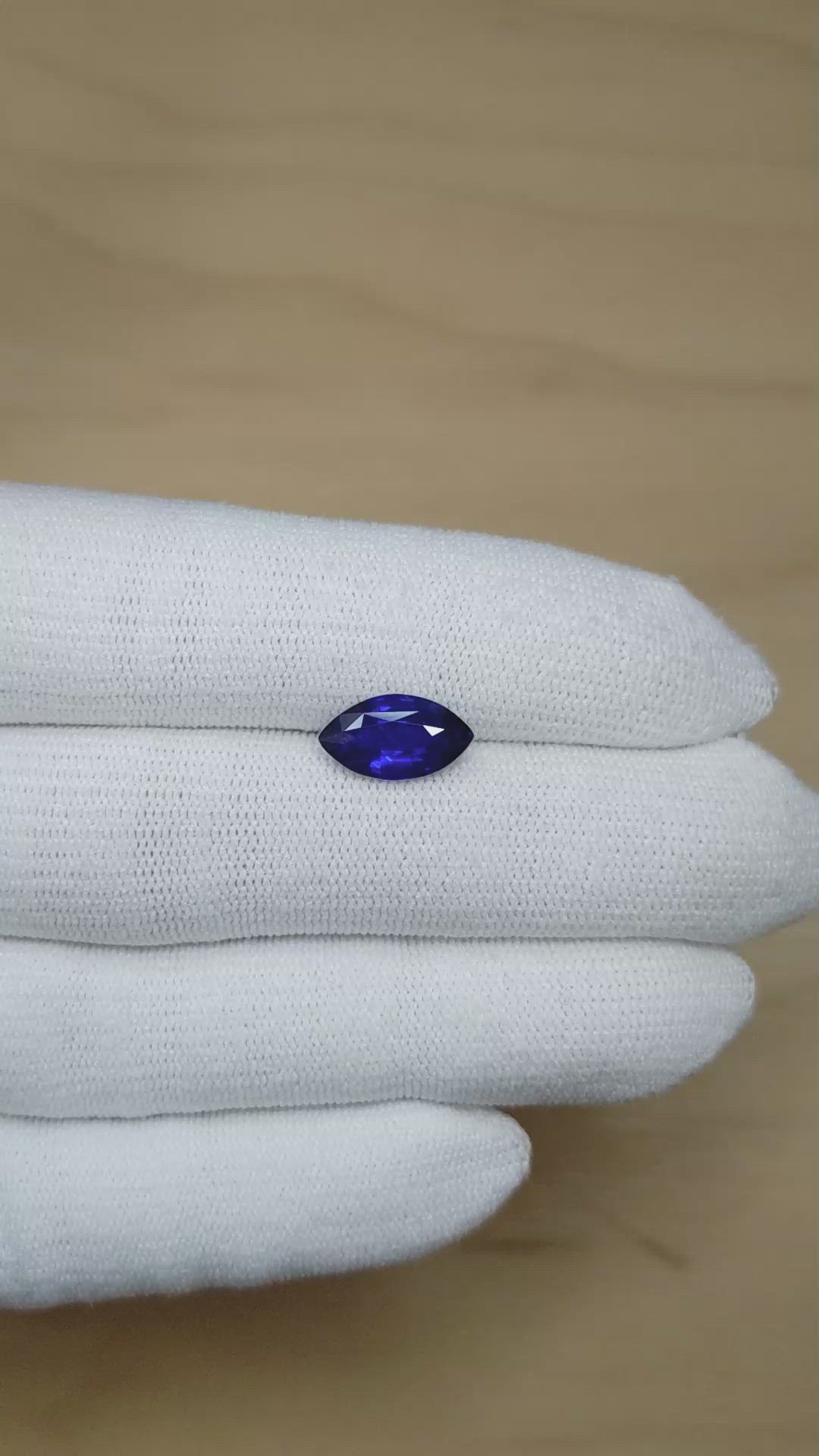 3.23 Ct. Blue Sapphire from Ceylon (Sri Lanka) Size Video