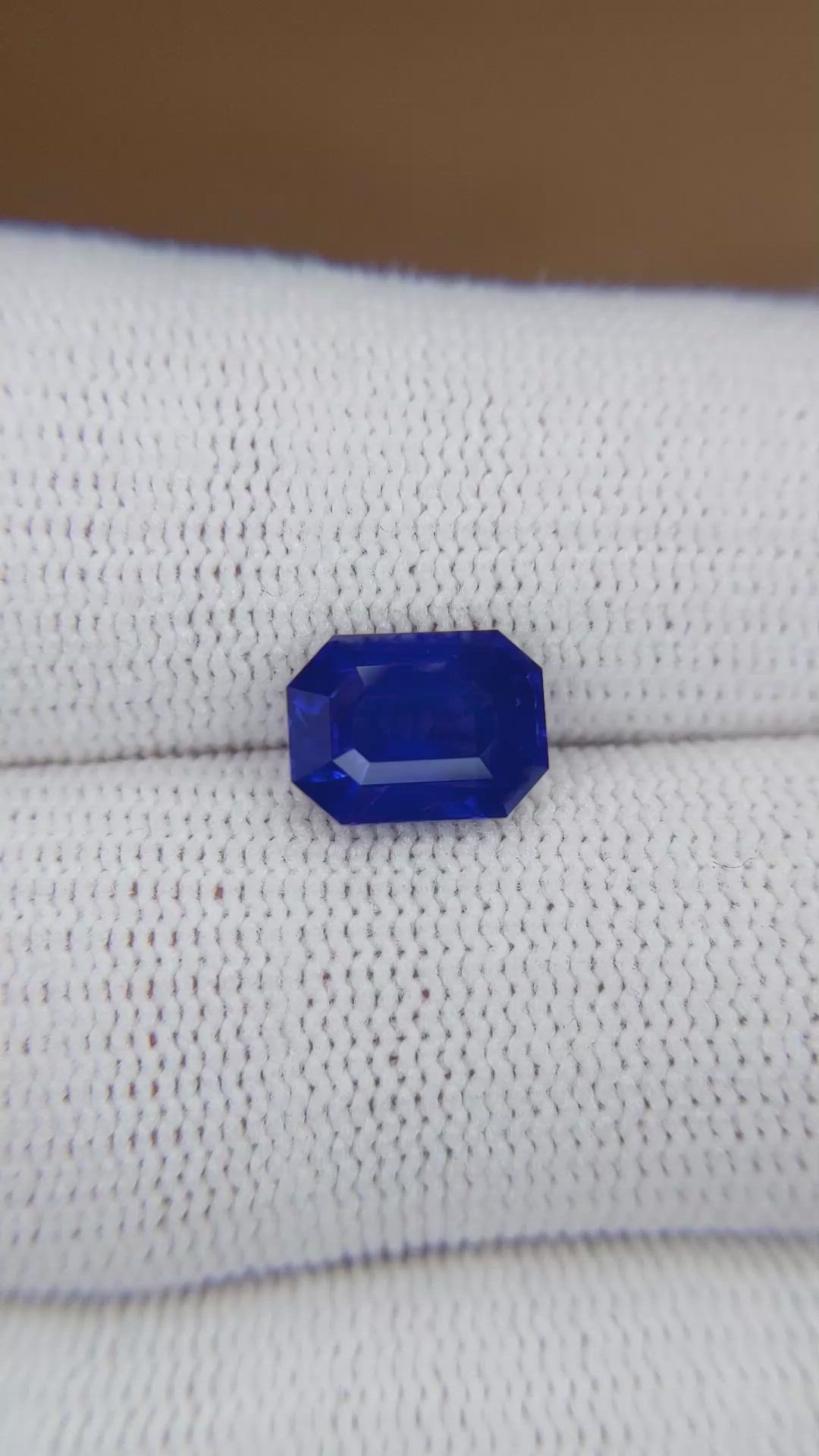 3.06 Ct. Blue Sapphire from Ceylon (Sri Lanka) Size Video