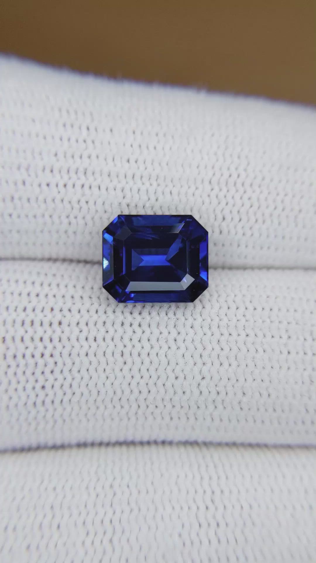 4.45 Ct. Blue Sapphire from Ceylon (Sri Lanka) Size Video