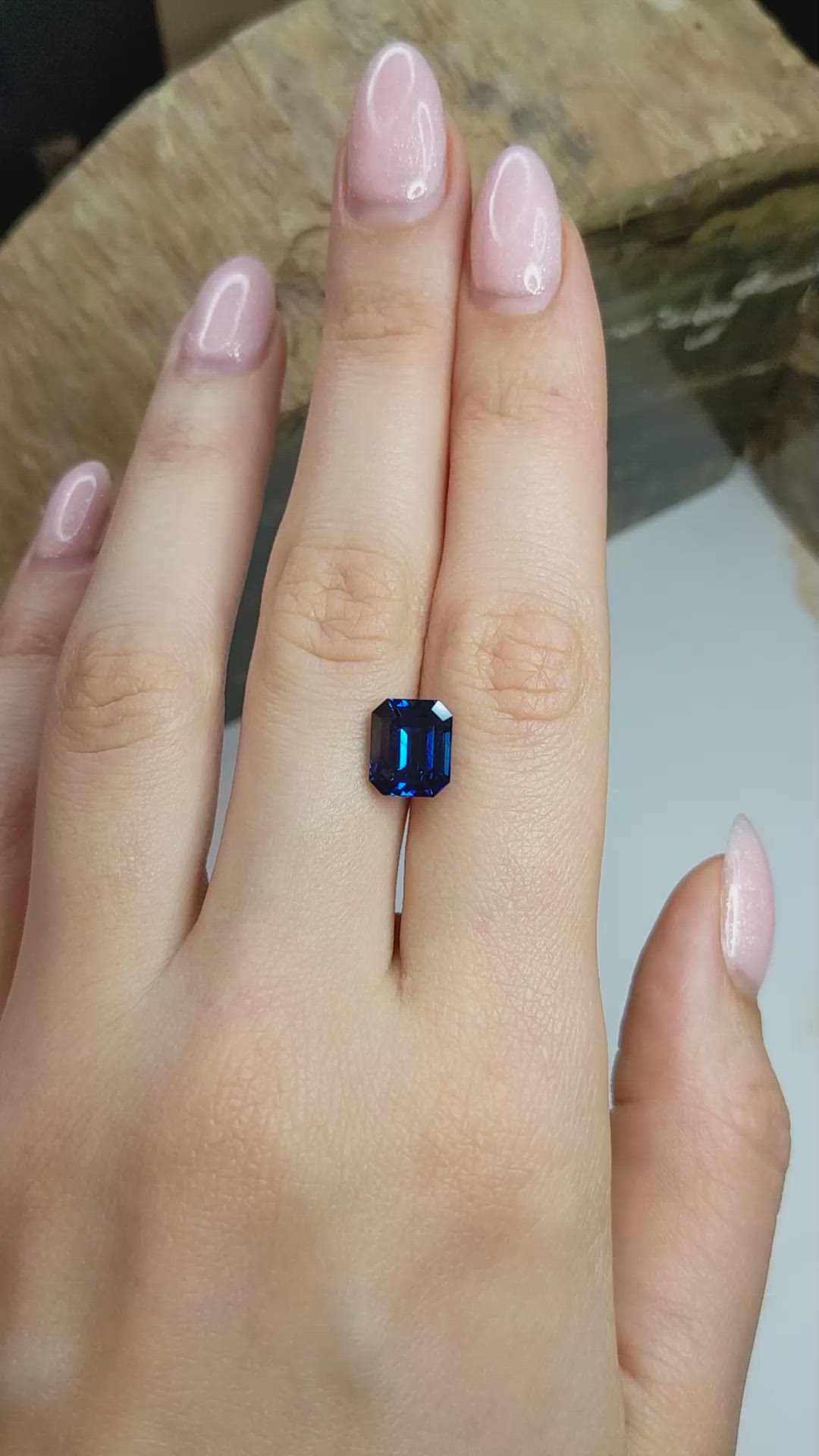 4.45 Ct. Blue Sapphire from Ceylon (Sri Lanka) Size Video