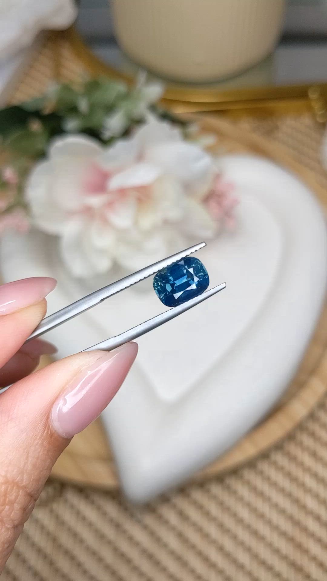 3.19 Ct. Greenish Blue Sapphire from Ceylon (Sri Lanka) Size Video