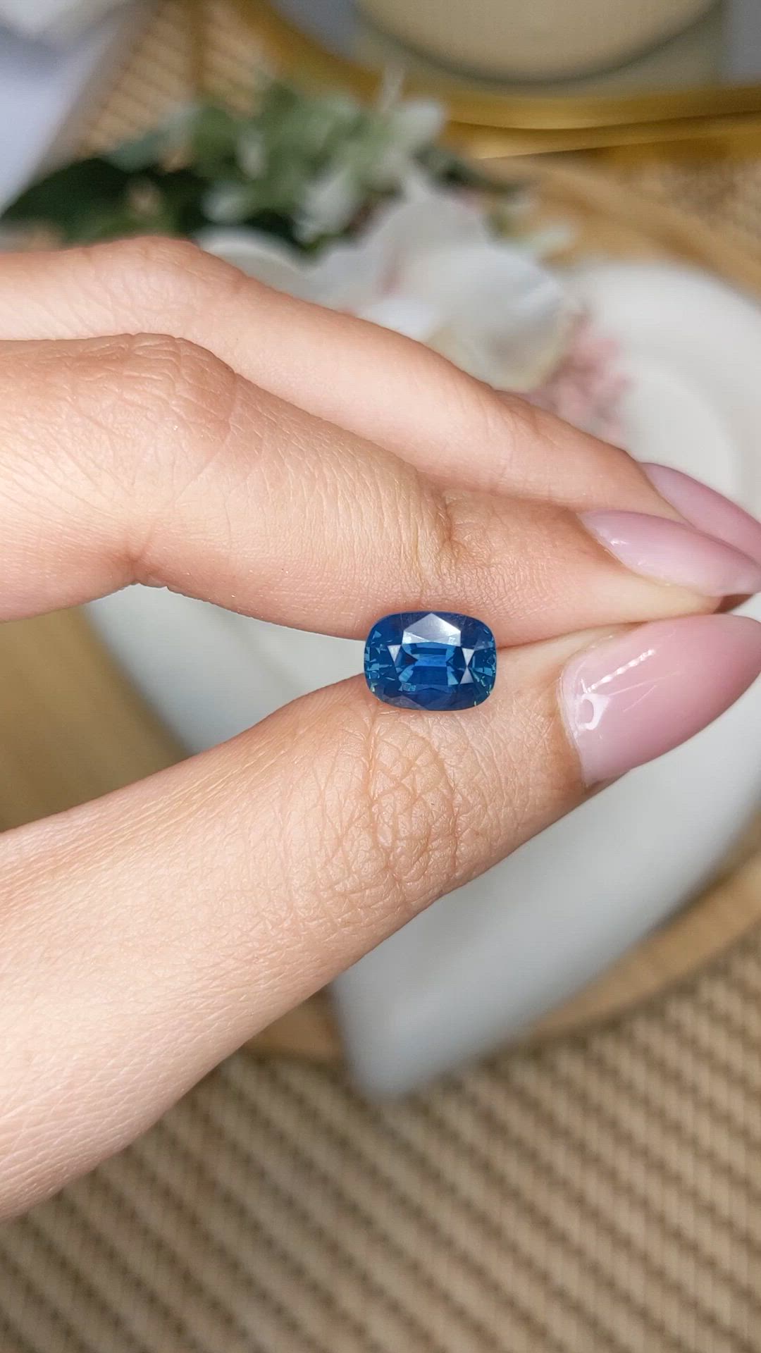 3.19 Ct. Greenish Blue Sapphire from Ceylon (Sri Lanka) Size Video