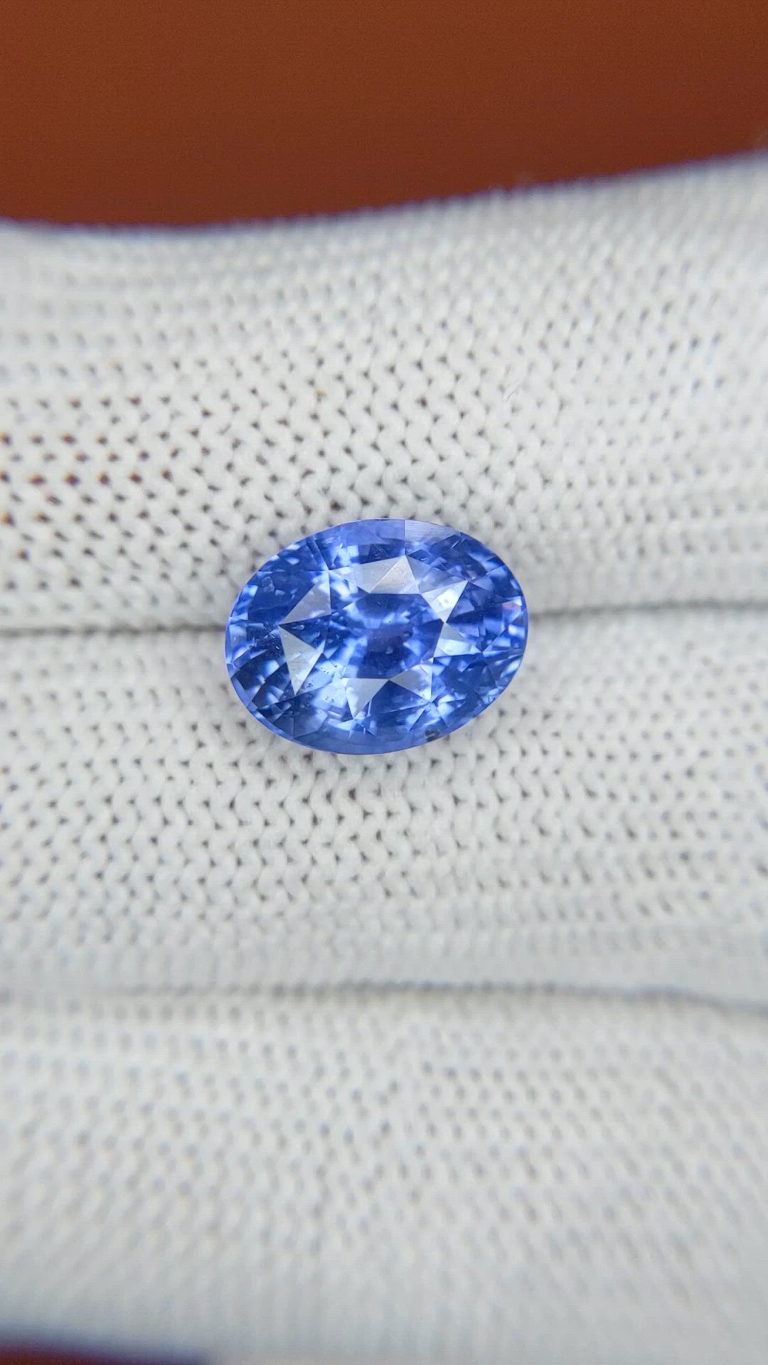 6.27 Ct. Blue Sapphire from Ceylon (Sri Lanka) Size Video
