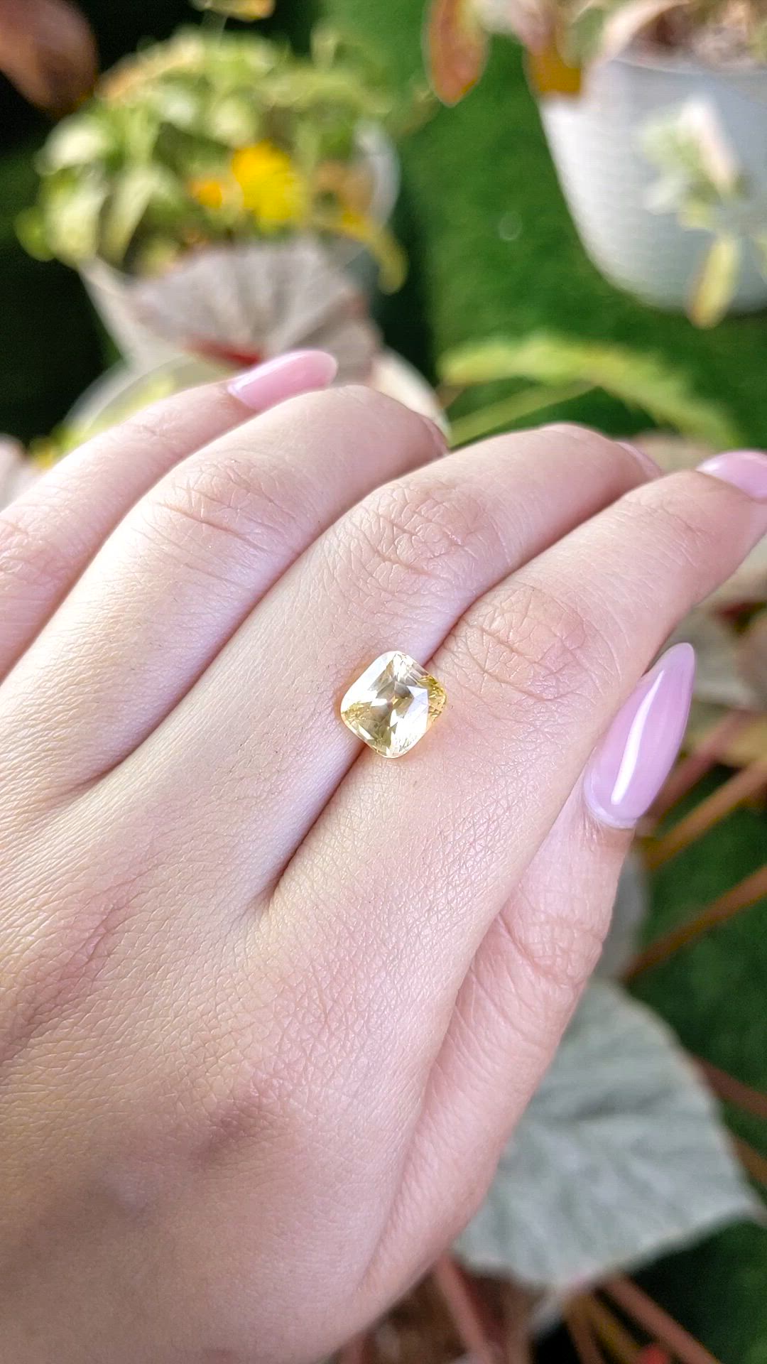 3.63 Ct. Yellow Sapphire from Ceylon (Sri Lanka) Size Video