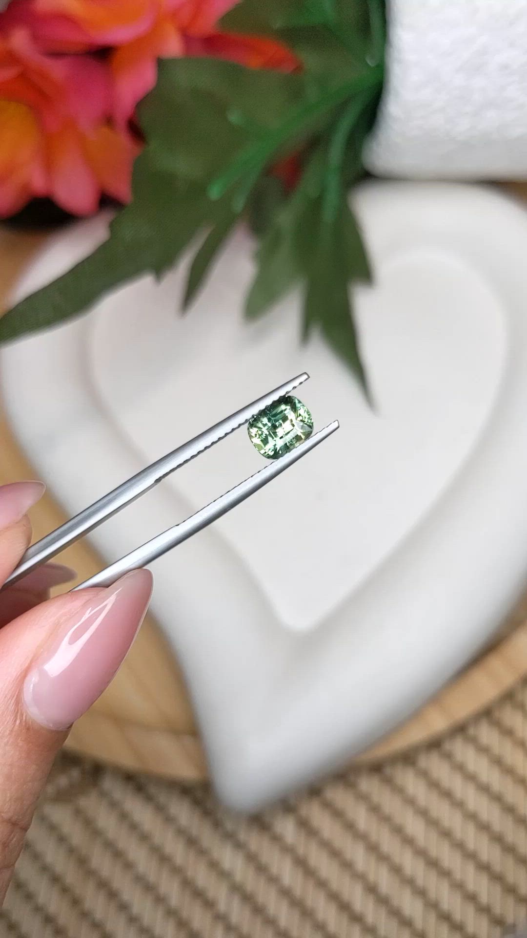 1.58 Ct. Yellowish Green Sapphire from Ceylon (Sri Lanka) Size Video