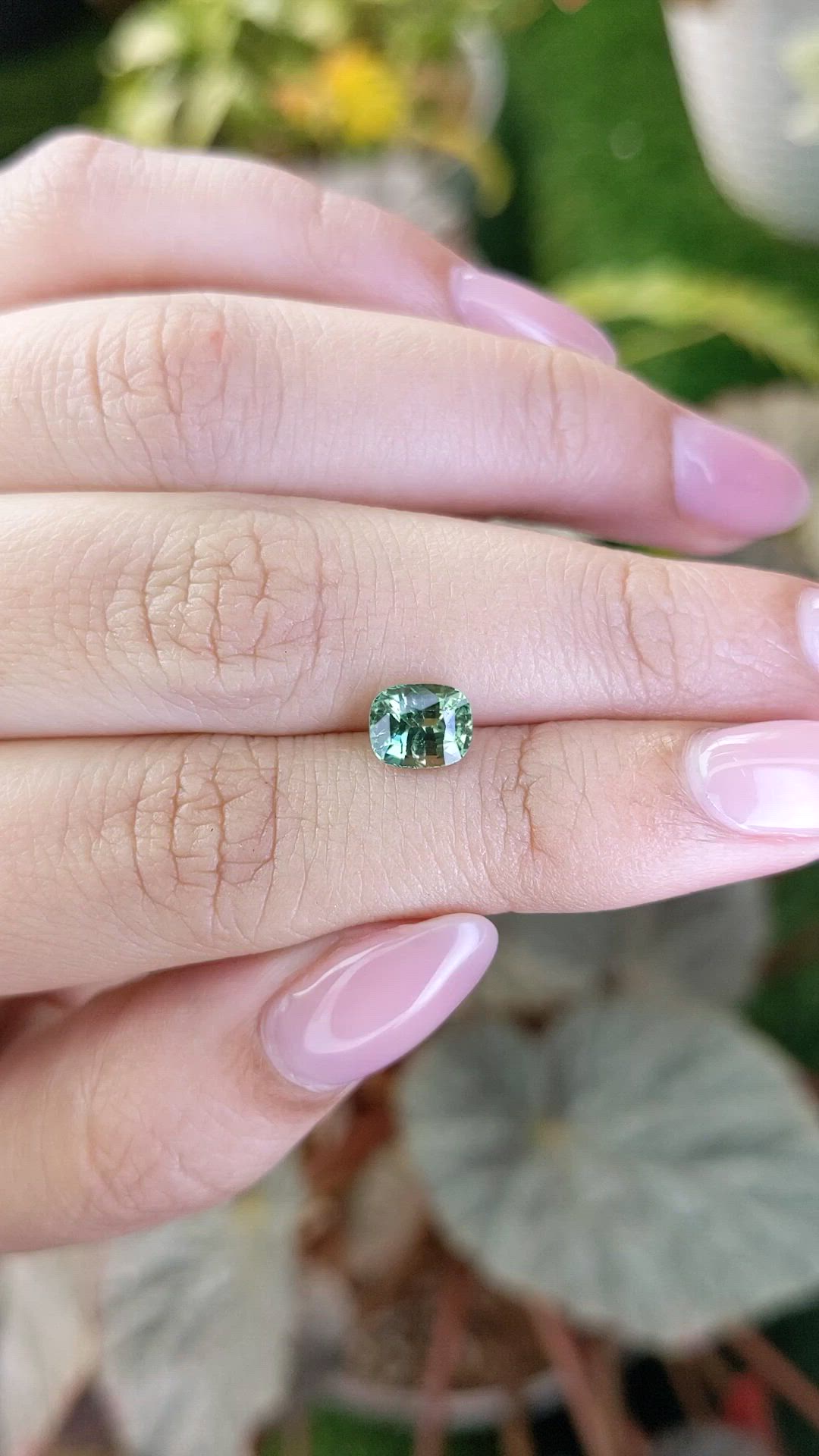 1.58 Ct. Yellowish Green Sapphire from Ceylon (Sri Lanka) Size Video