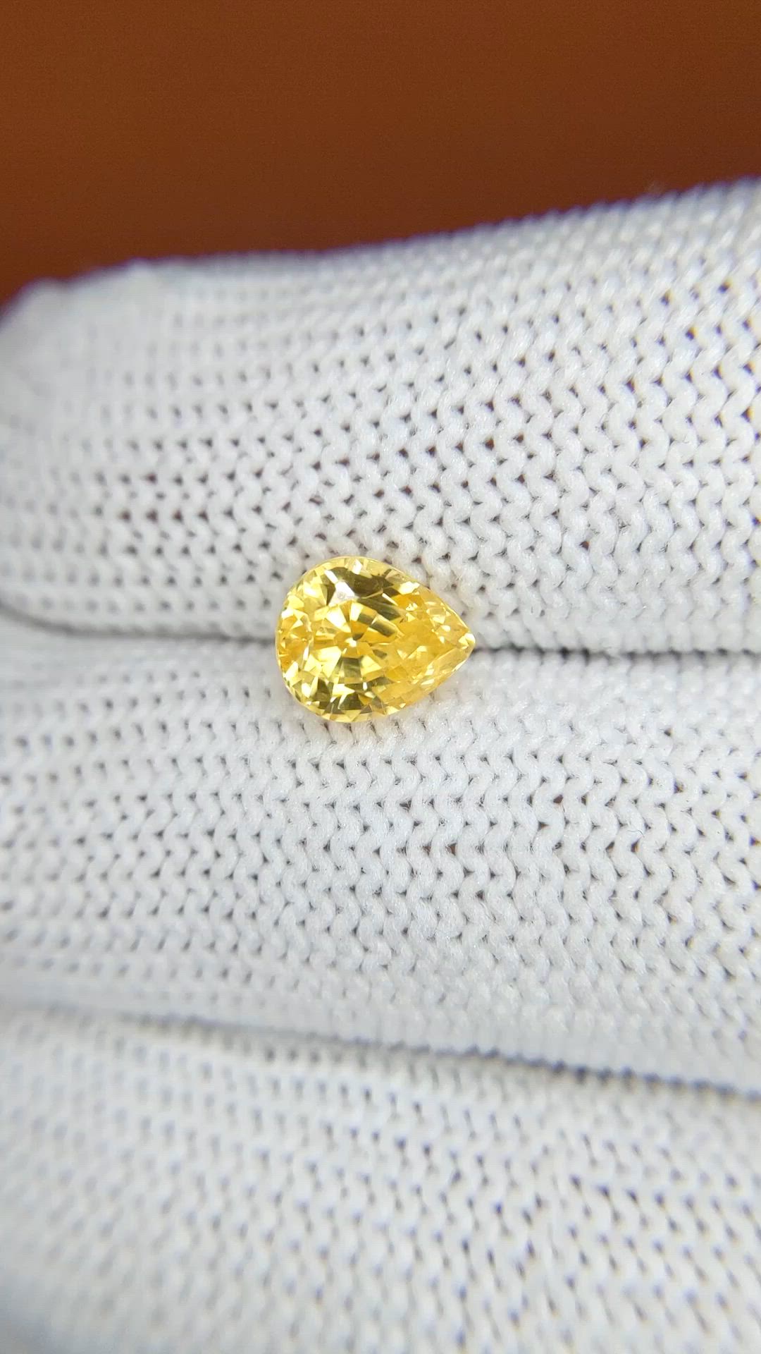 2.04 Ct. Yellow Sapphire from Ceylon (Sri Lanka) Size Video