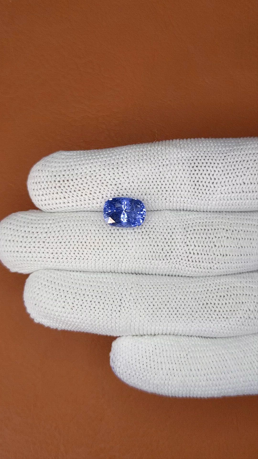 5.06 Ct. Blue Sapphire from Ceylon (Sri Lanka) Size Video
