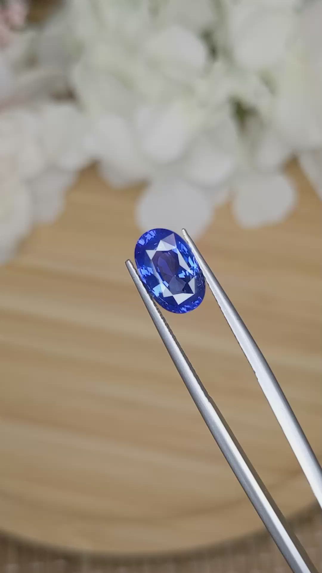 4.13 Ct. Blue Sapphire from Ceylon (Sri Lanka) Size Video