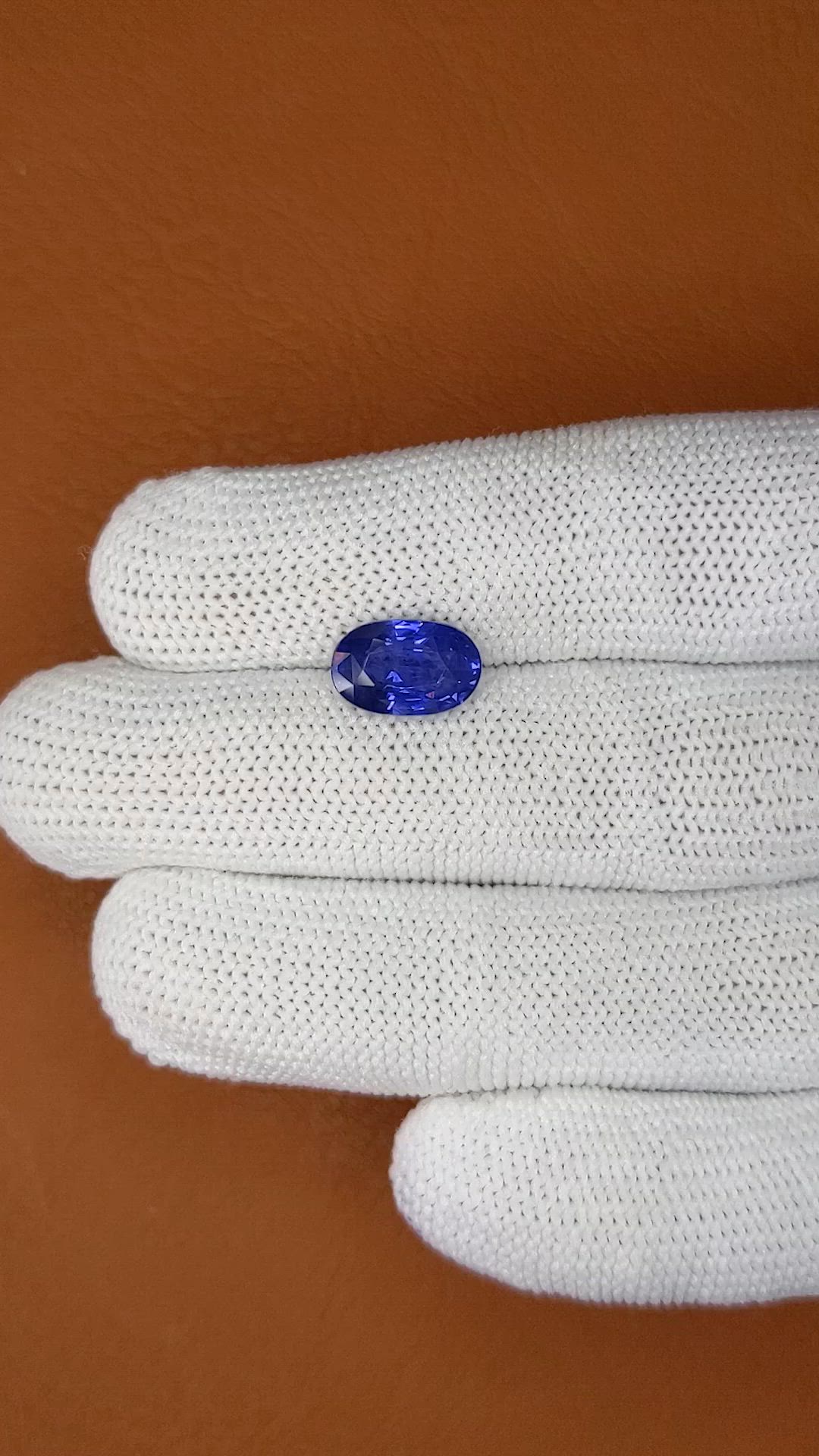 4.13 Ct. Blue Sapphire from Ceylon (Sri Lanka) Size Video
