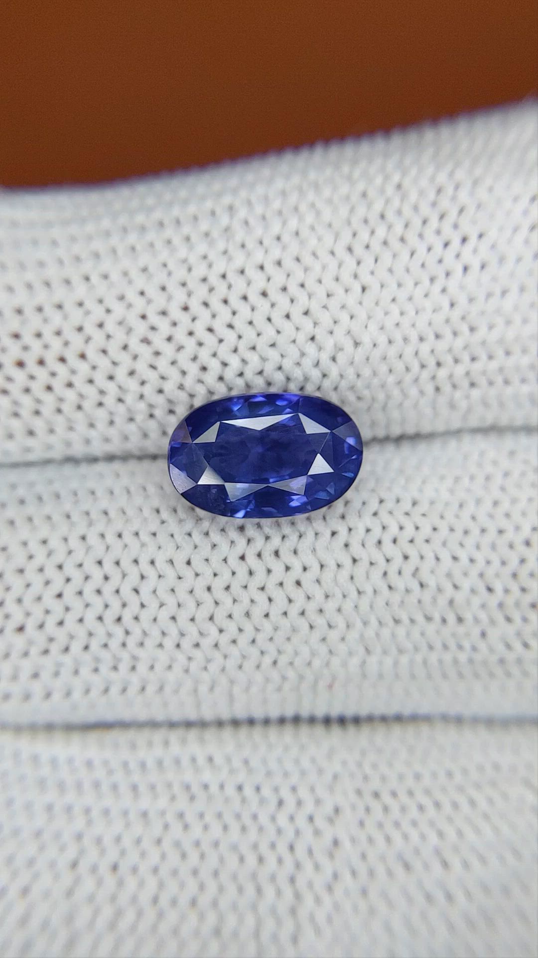 4.13 Ct. Blue Sapphire from Ceylon (Sri Lanka) Size Video