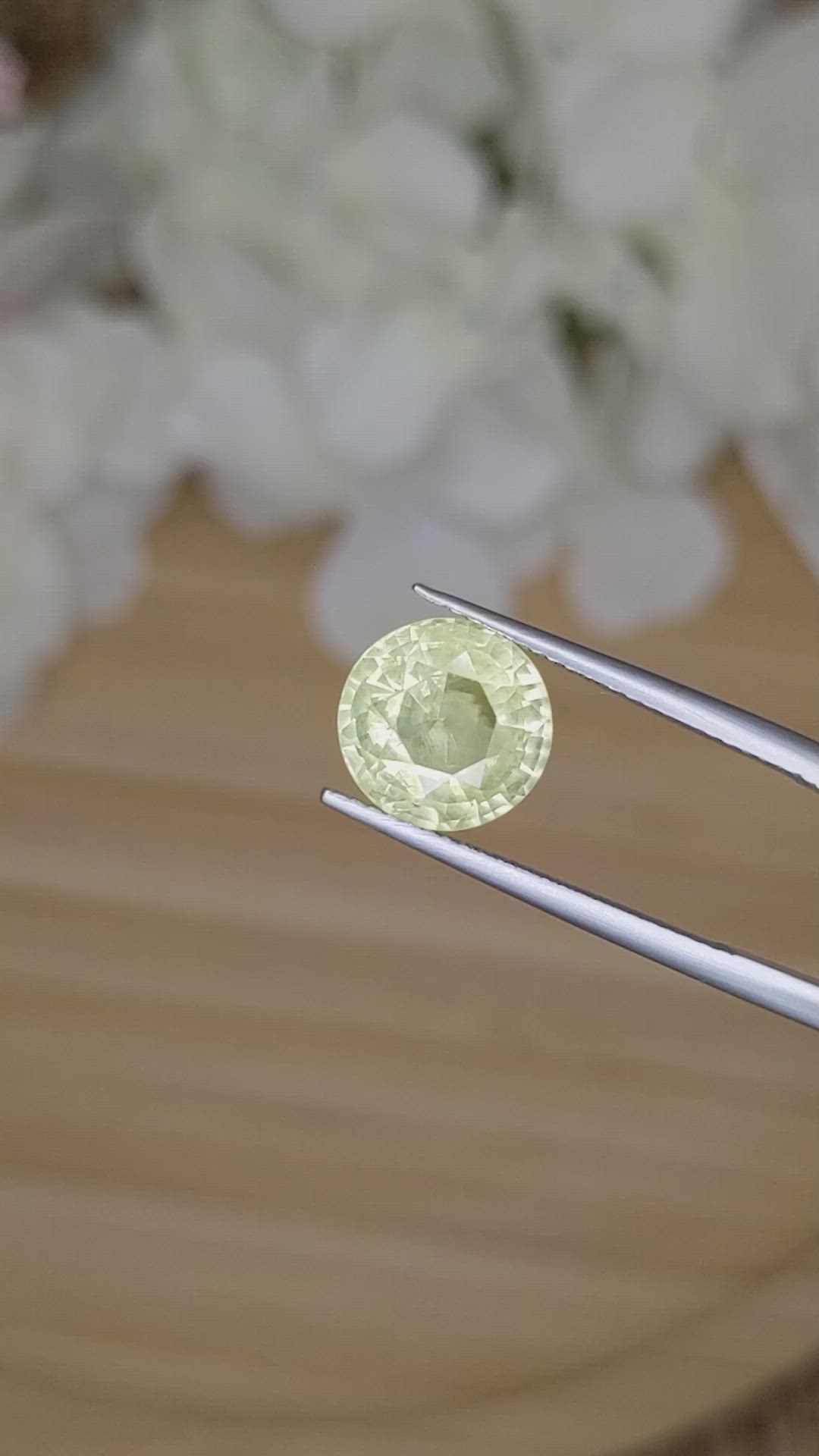 4.41 Ct. Yellow Sapphire from Ceylon (Sri Lanka) Size Video
