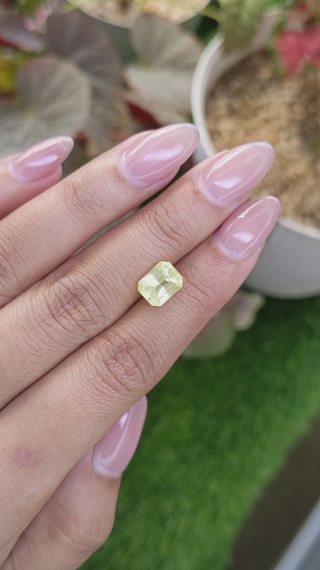 3.04 Ct. Yellow Sapphire from Ceylon (Sri Lanka) Size Video