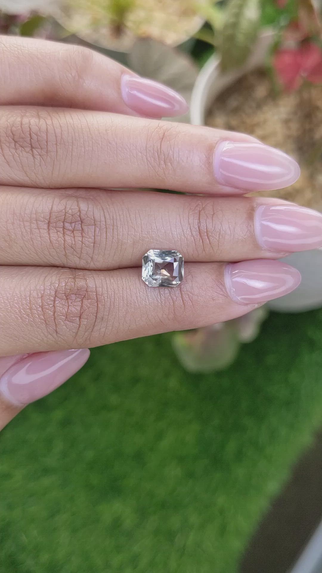 2.26 Ct. Grey Sapphire from Ceylon (Sri Lanka) Size Video