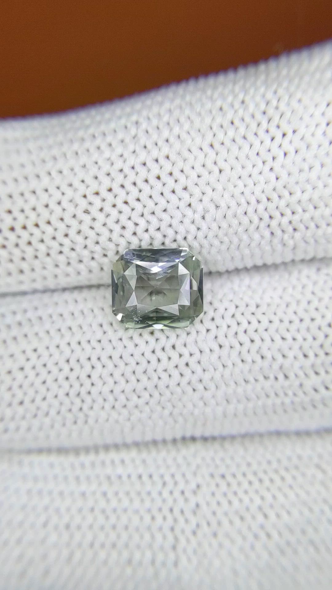 2.26 Ct. Grey Sapphire from Ceylon (Sri Lanka) Size Video