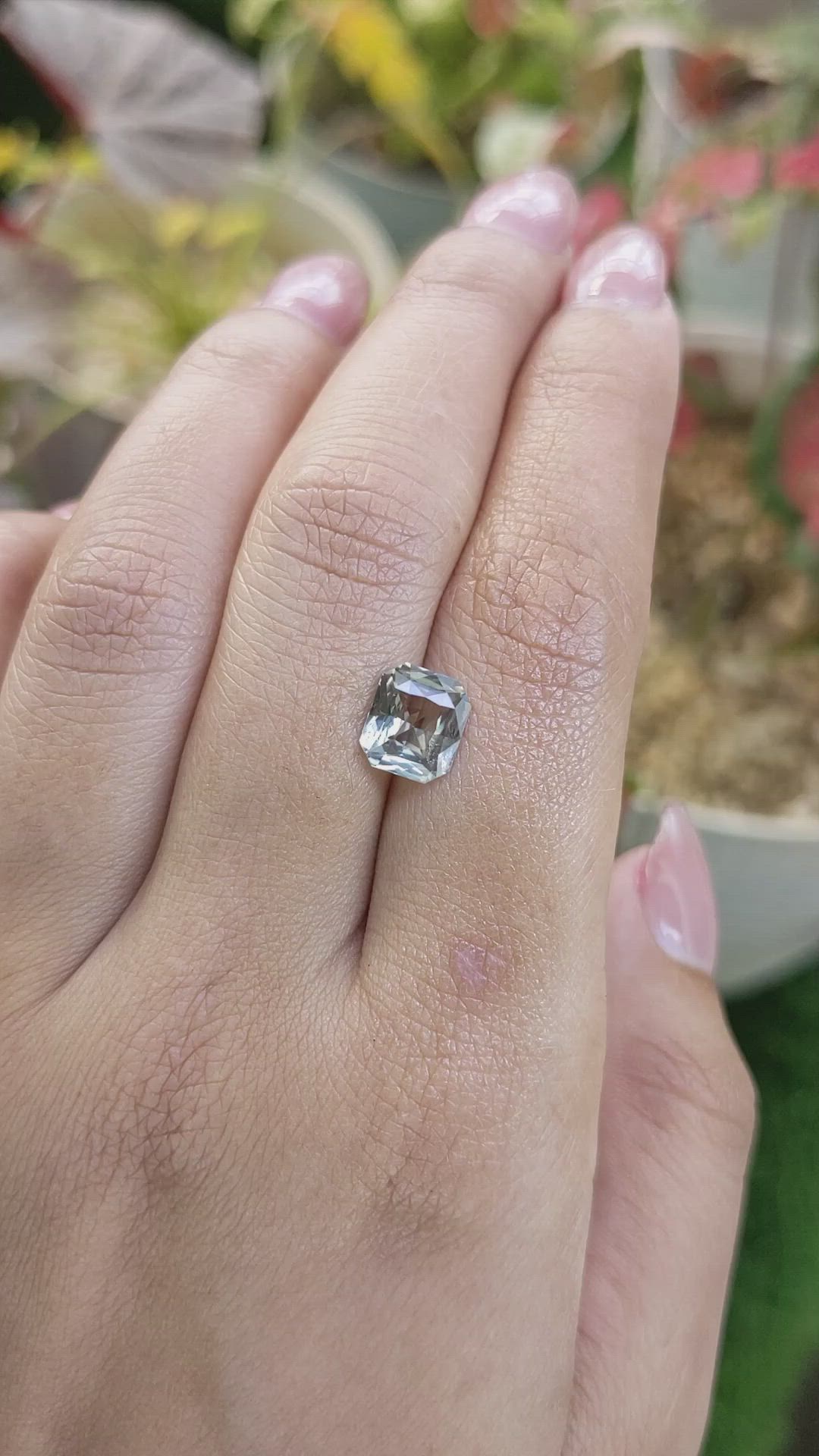 2.26 Ct. Grey Sapphire from Ceylon (Sri Lanka) Size Video