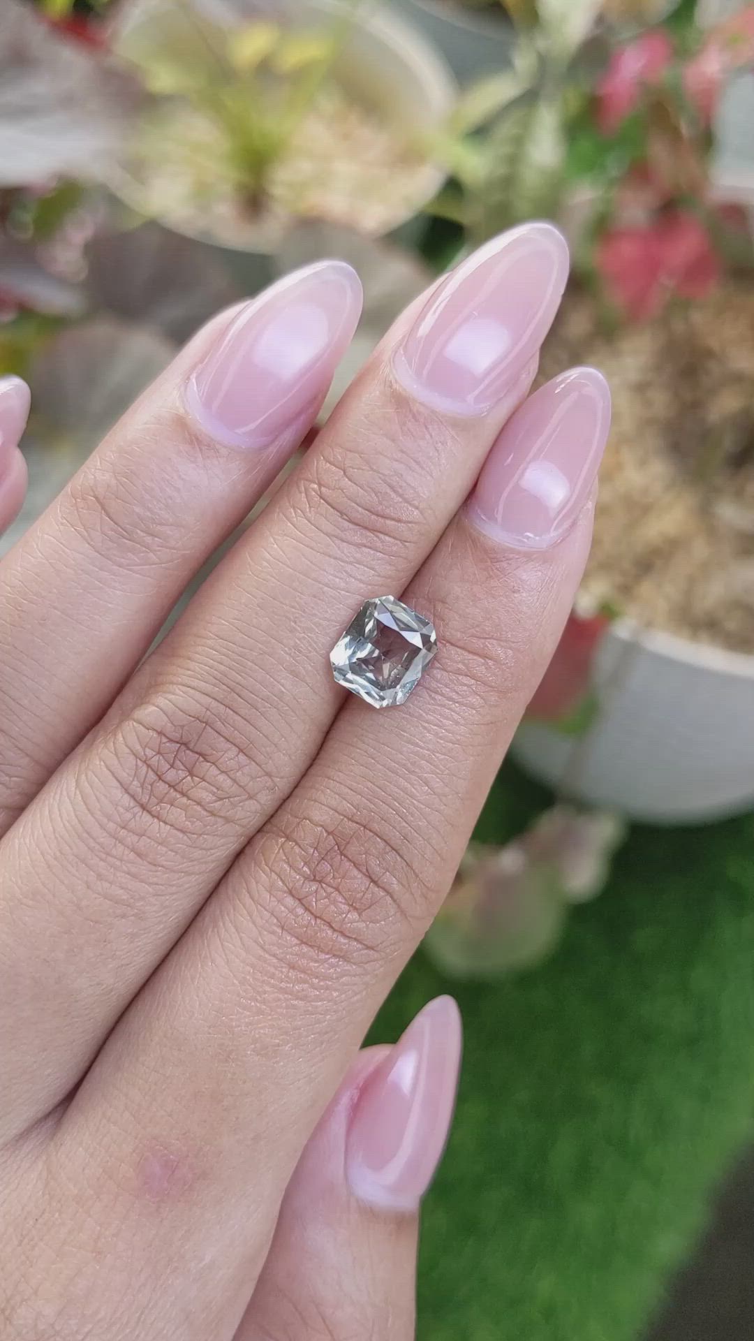 2.26 Ct. Grey Sapphire from Ceylon (Sri Lanka) Size Video