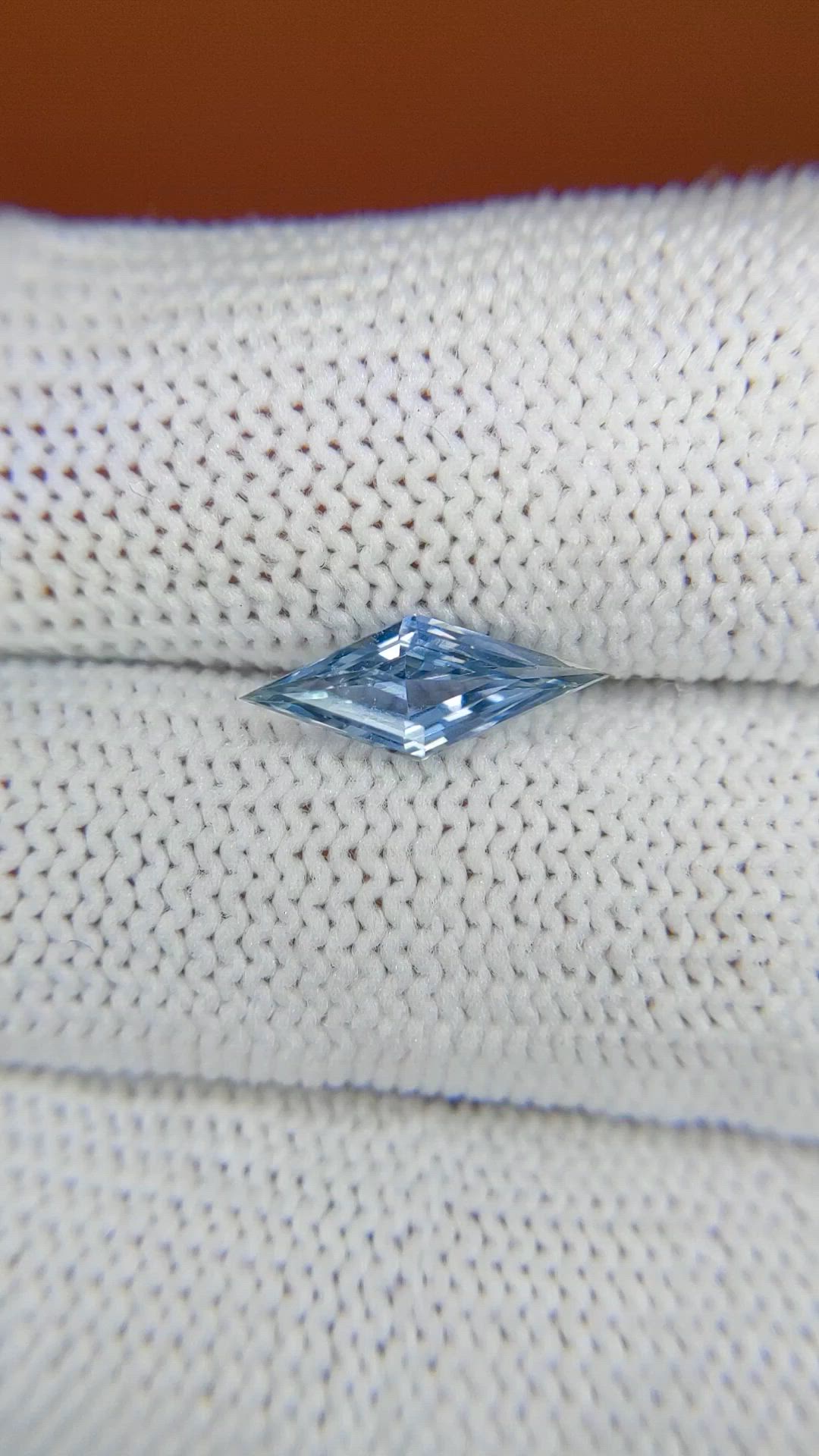 1.25 Ct. Blue Sapphire from Ceylon (Sri Lanka) Size Video