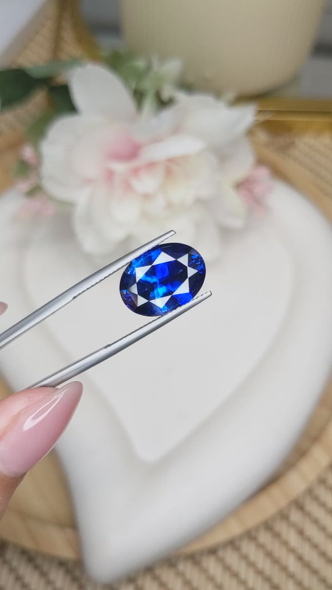 8.04 Ct. Blue Sapphire from Ceylon (Sri Lanka) Size Video