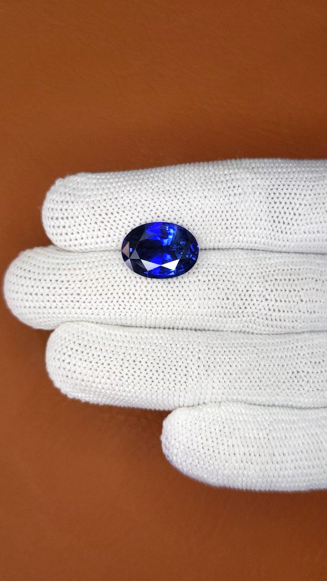 8.04 Ct. Blue Sapphire from Ceylon (Sri Lanka) Size Video