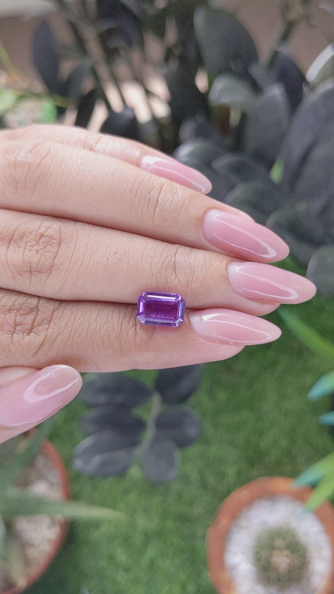 2.99 Ct. Purple Sapphire from Ceylon (Sri Lanka) Size Video