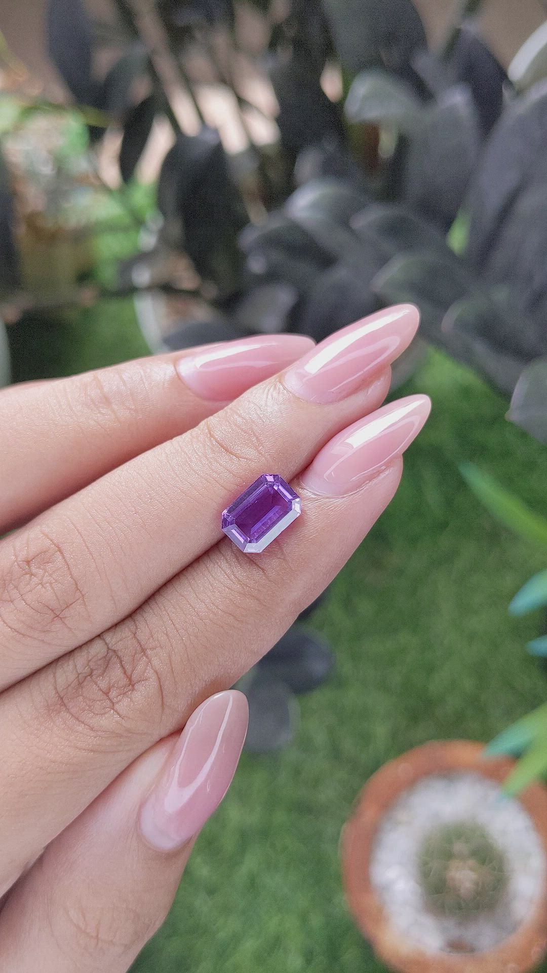 2.99 Ct. Purple Sapphire from Ceylon (Sri Lanka) Size Video