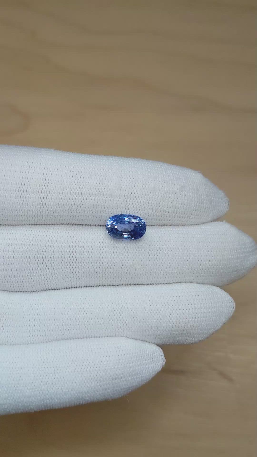 4.01 Ct. Blue Sapphire from Ceylon (Sri Lanka) Size Video