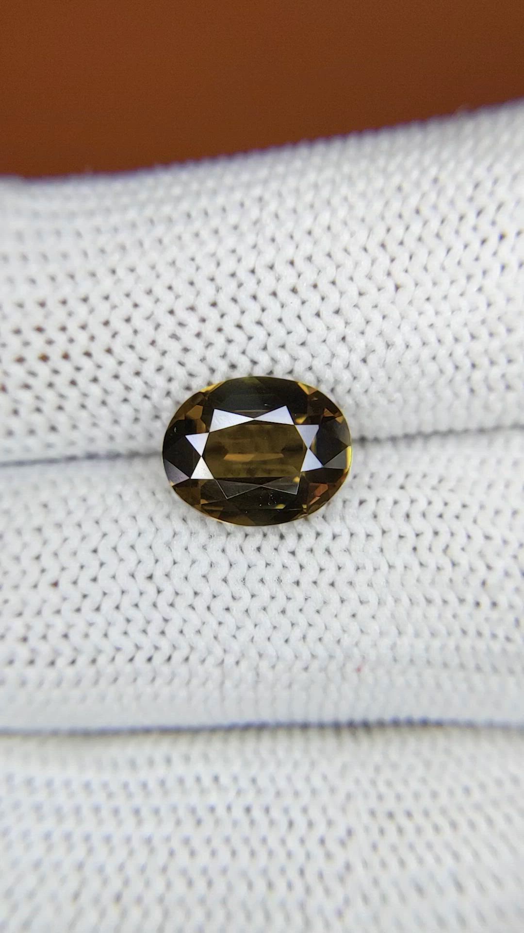 3.48 Ct. Brown Sapphire from Ceylon (Sri Lanka) Size Video