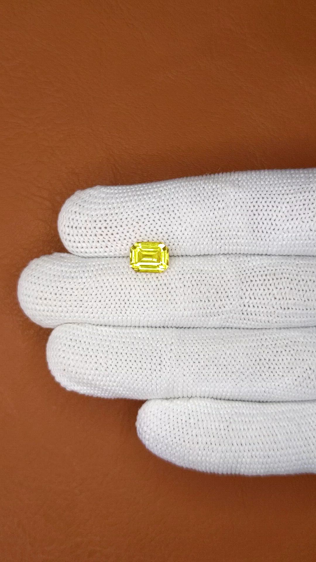 2.30 Ct. Greenish Yellow Sapphire from Ceylon (Sri Lanka) Size Video