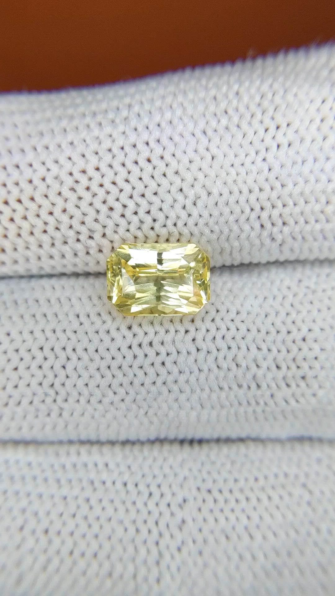 3.11 Ct. Yellow Sapphire from Ceylon (Sri Lanka) Size Video