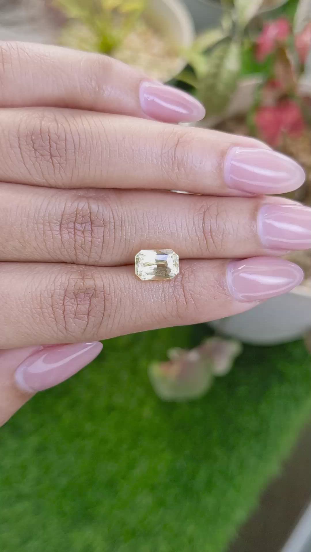3.11 Ct. Yellow Sapphire from Ceylon (Sri Lanka) Size Video