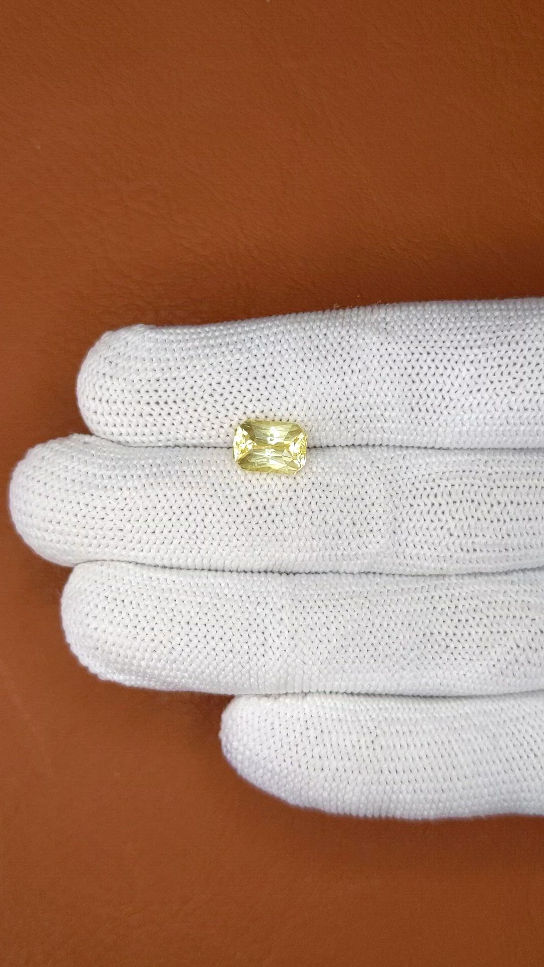3.11 Ct. Yellow Sapphire from Ceylon (Sri Lanka) Size Video