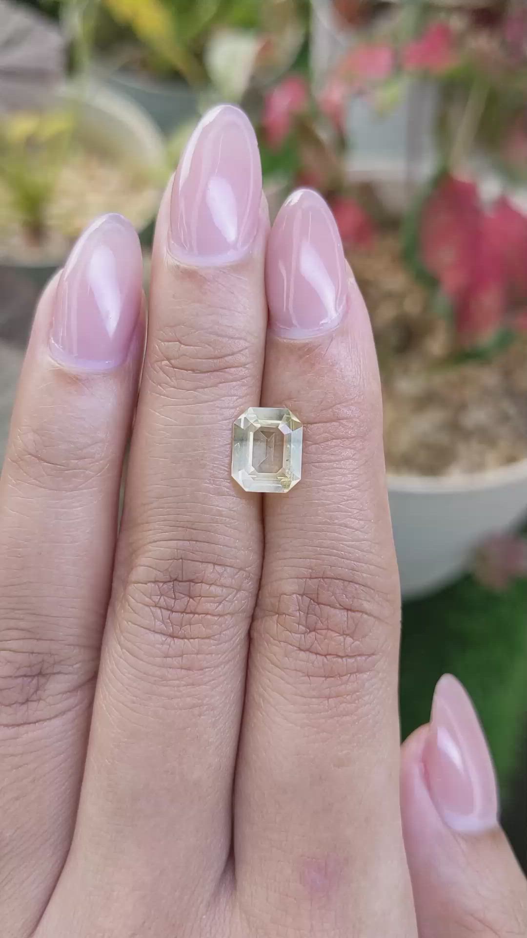 2.52 Ct. Yellow Sapphire from Ceylon (Sri Lanka) Size Video