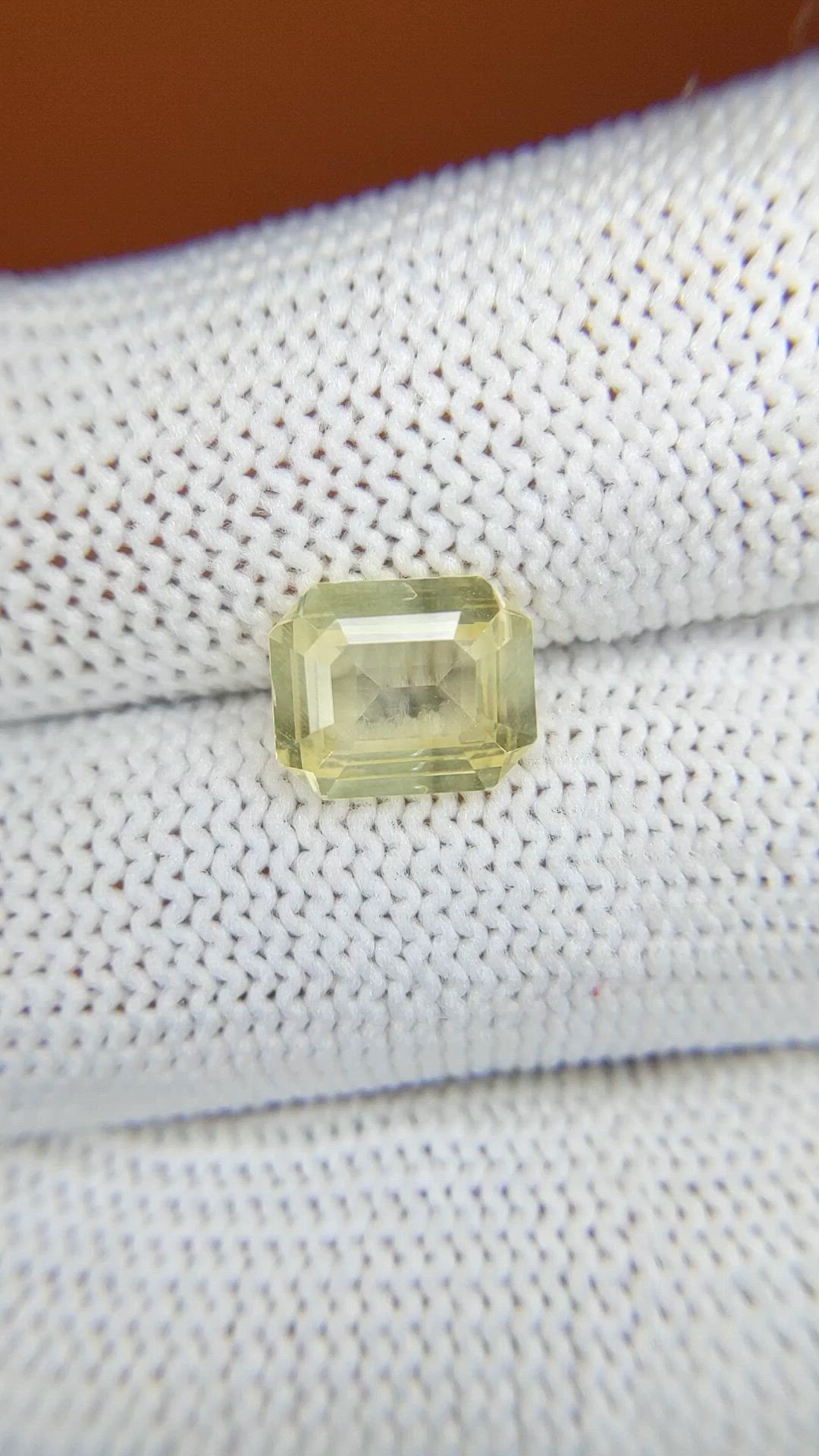 2.52 Ct. Yellow Sapphire from Ceylon (Sri Lanka) Size Video