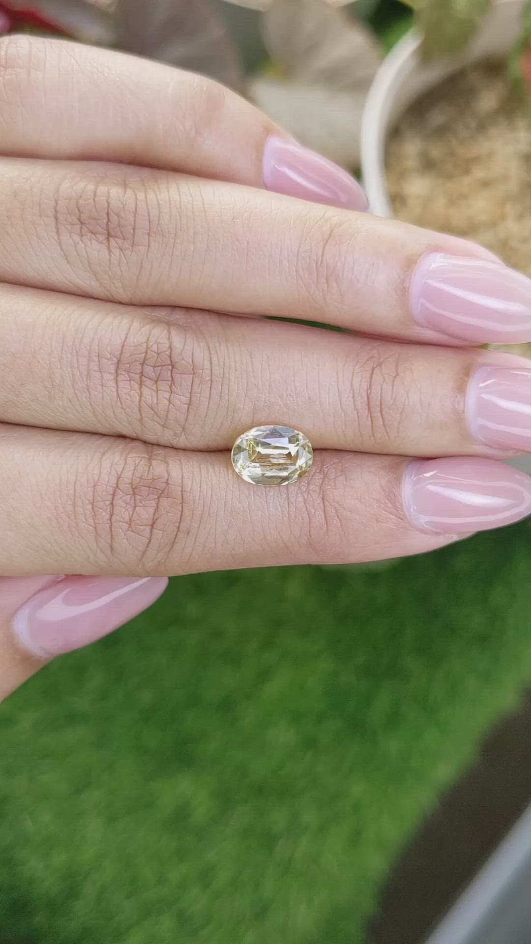2.29 Ct. Yellow Sapphire from Ceylon (Sri Lanka) Size Video