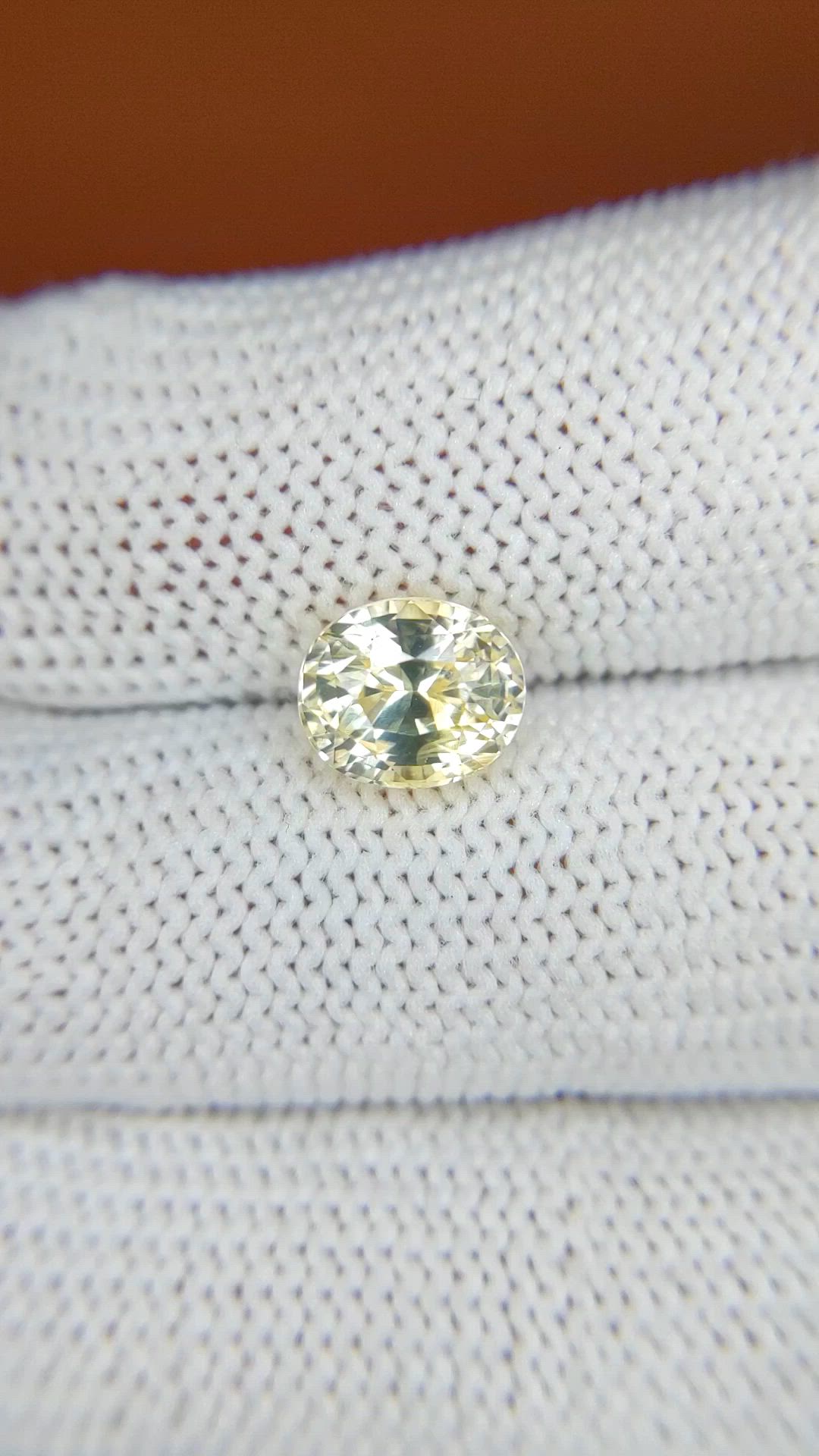 2.43 Ct. Yellow Sapphire from Ceylon (Sri Lanka) Size Video