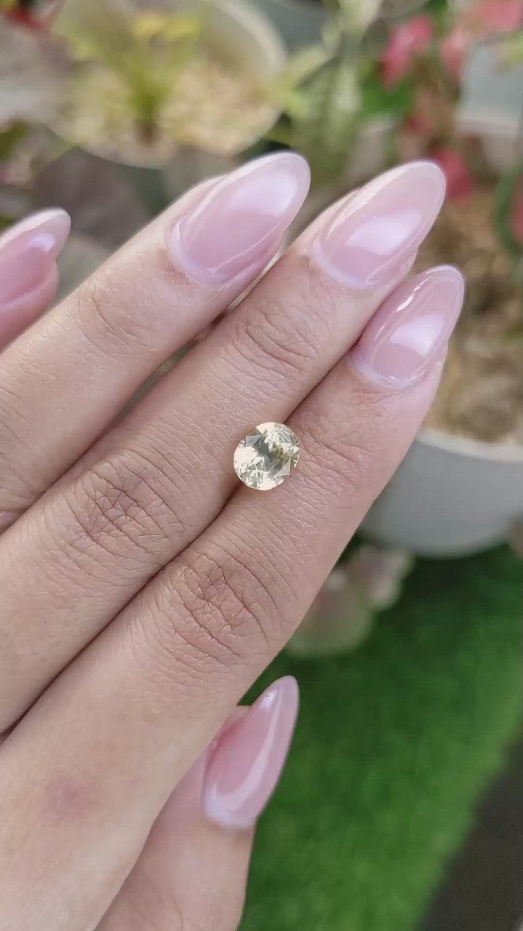 2.43 Ct. Yellow Sapphire from Ceylon (Sri Lanka) Size Video